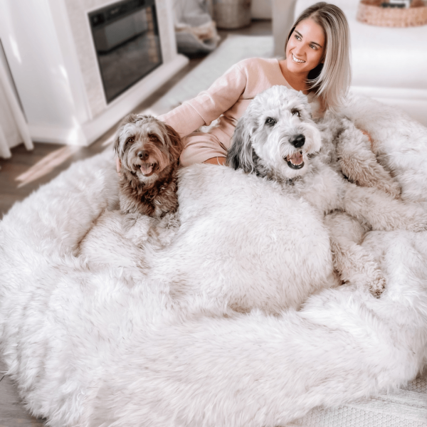 PupCloud? Human-Size Faux Fur Memory Foam Dog Bed - White with Brown Accents - Image 8