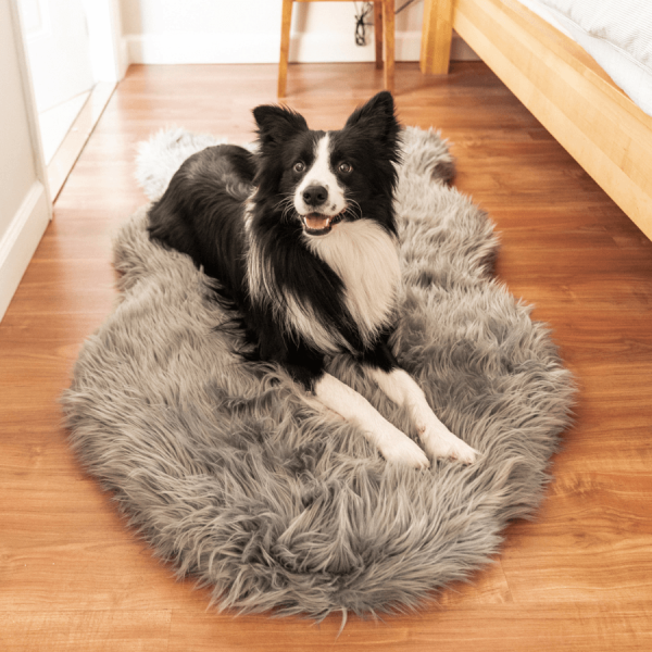 PupRug by Paw.com? Faux Fur Orthopedic Dog Bed - Curve Charcoal Grey - Image 9